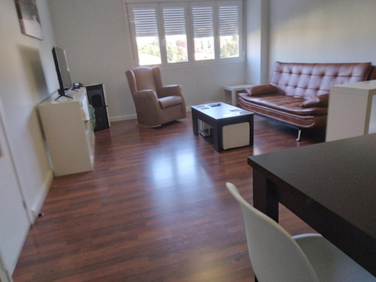 Apartamento Piso Amplio Y Tranquilo En Marchena Exterior foto